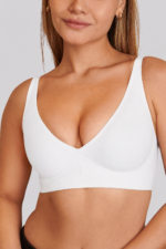Escote profundo blanco delante